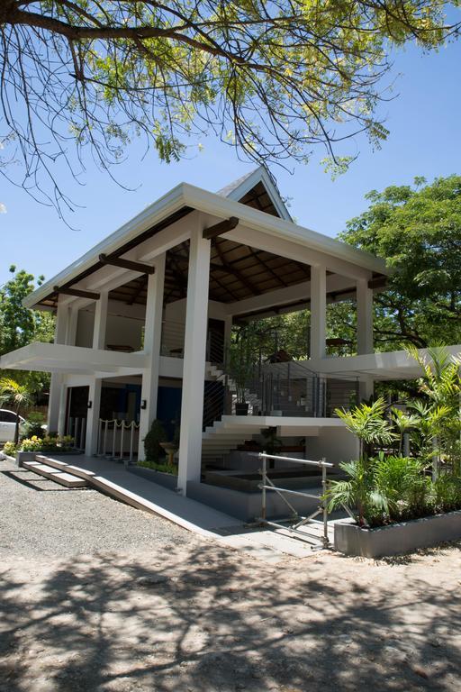 Karancho Beach House Мактан Екстер'єр фото